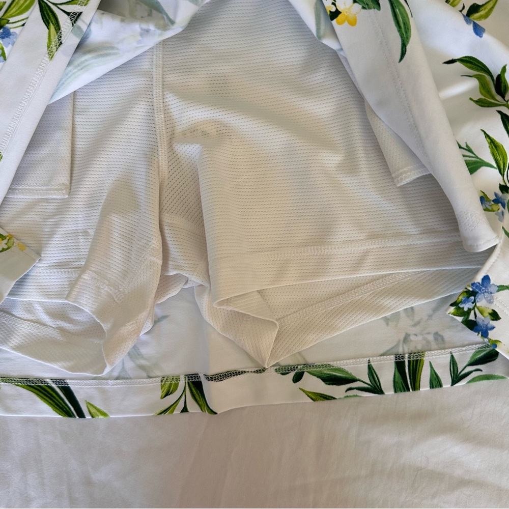 NEW Tommy Bahama Floral Mini Skirt Skort in White, Green and Blue. Medium. Golf - Picture 10 of 12
